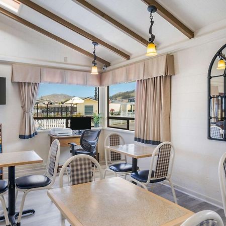 Rodeway Inn At خليج مورو المظهر الخارجي الصورة