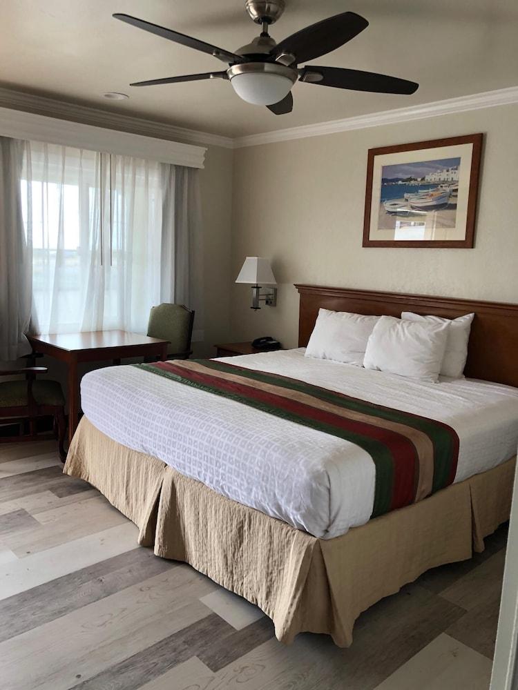 Rodeway Inn At خليج مورو المظهر الخارجي الصورة