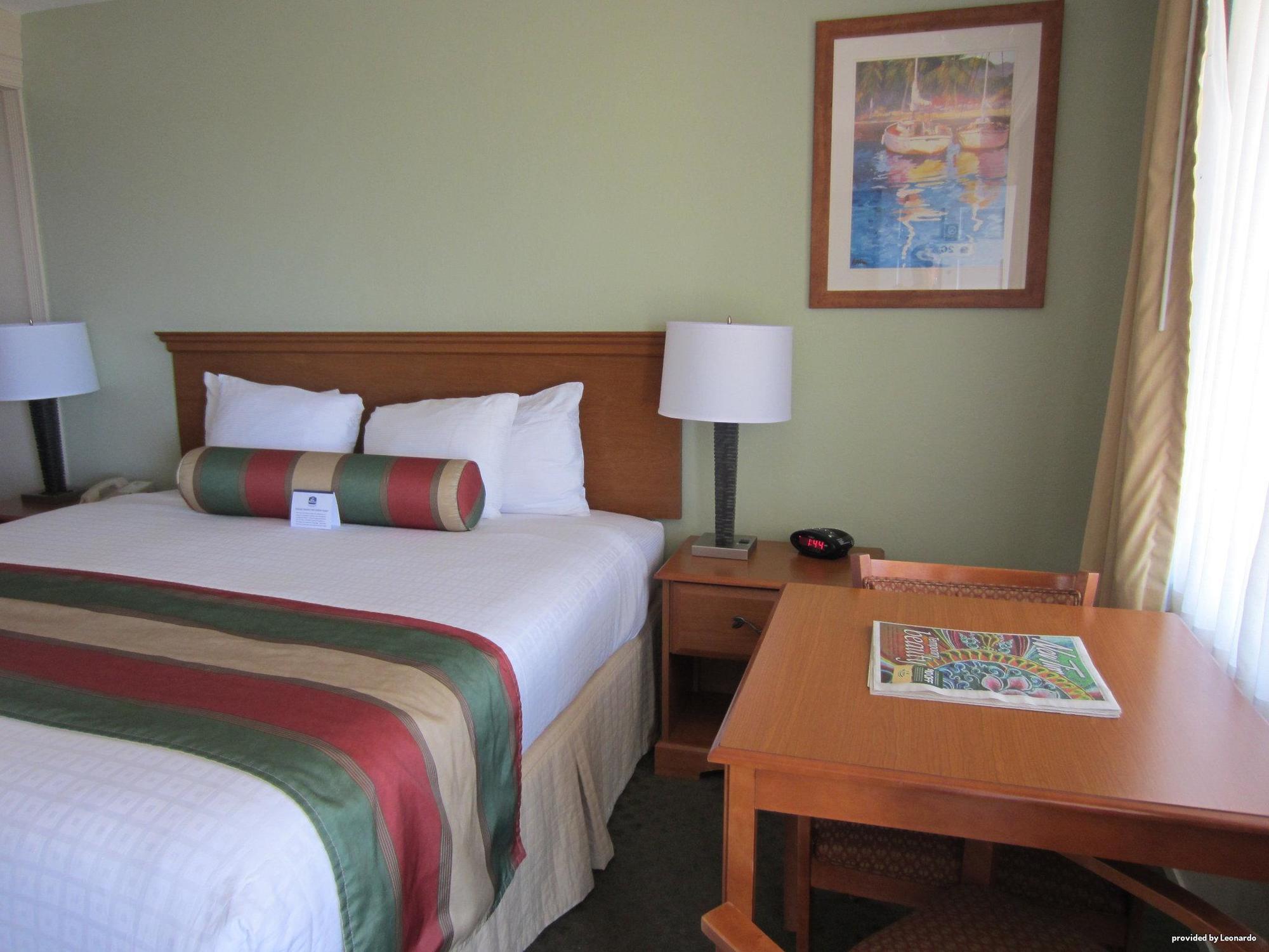 Rodeway Inn At خليج مورو المظهر الخارجي الصورة